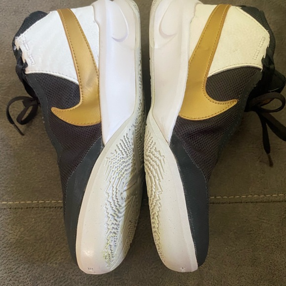 They are great starter basketball shoes! Been worn twice overall a great shoe - Picture 2 of 6